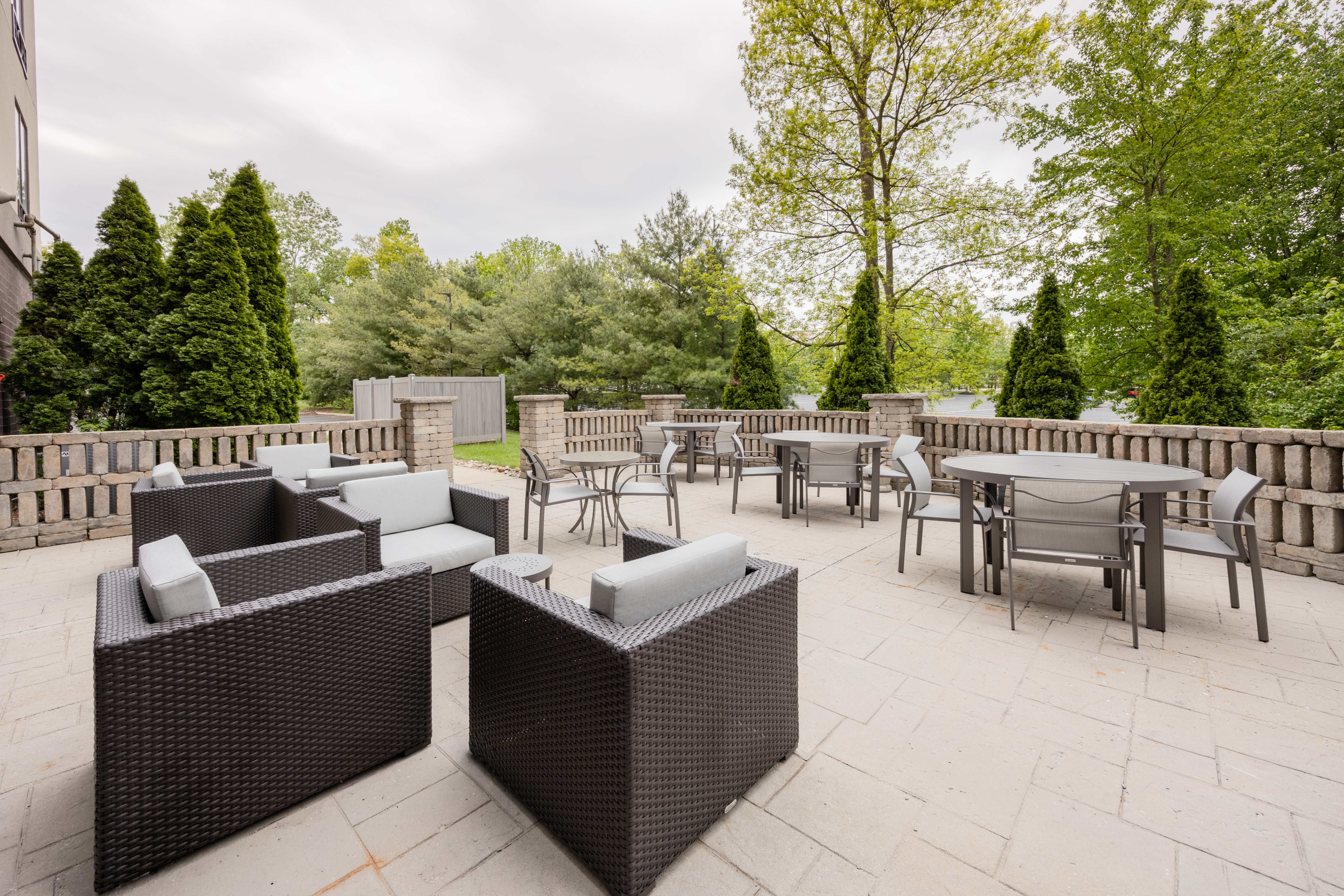 Holiday Inn Express Hotel Suites Columbus Polaris Parkway 62/77