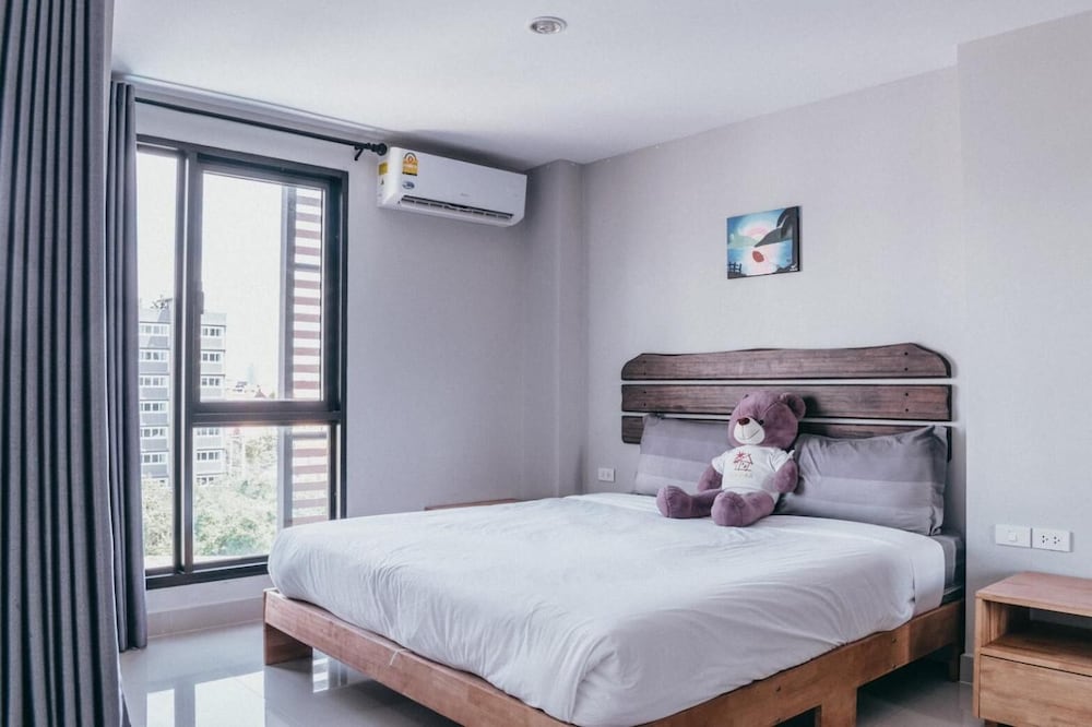 Baan Pakdi 9/30