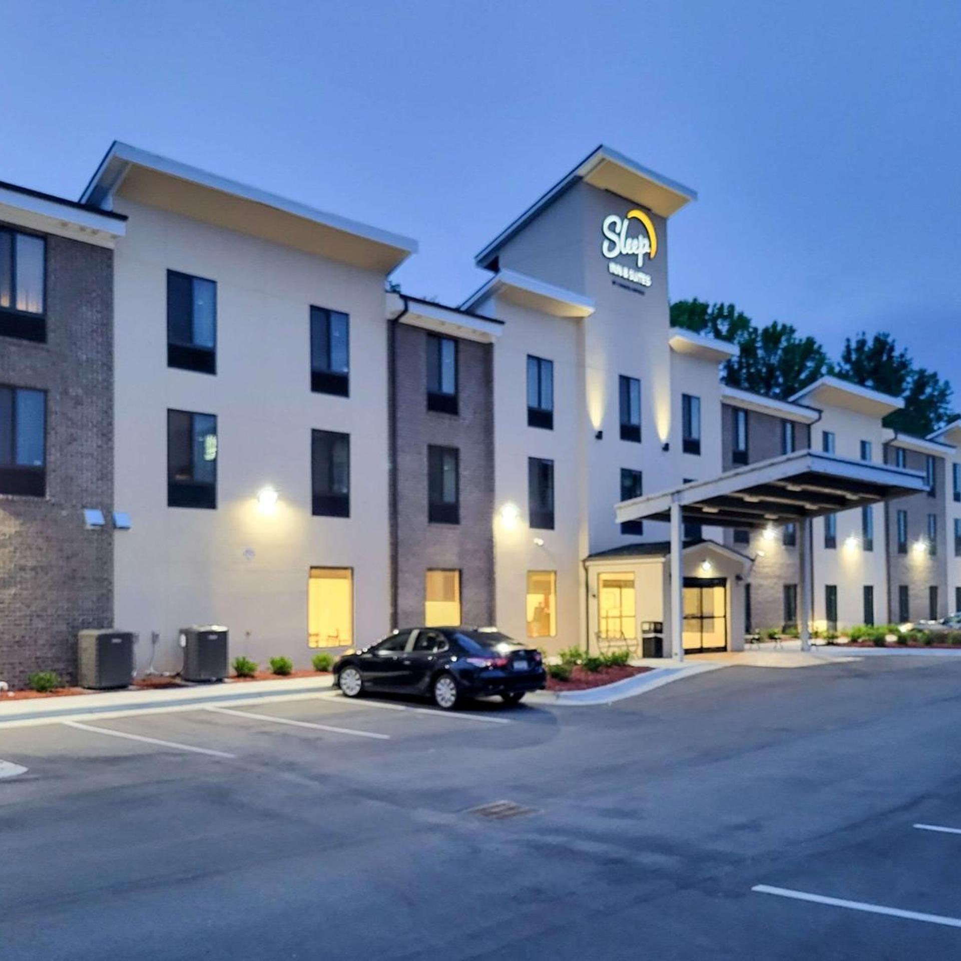 Sleep Inn and Suites Coliseum Area 16/22