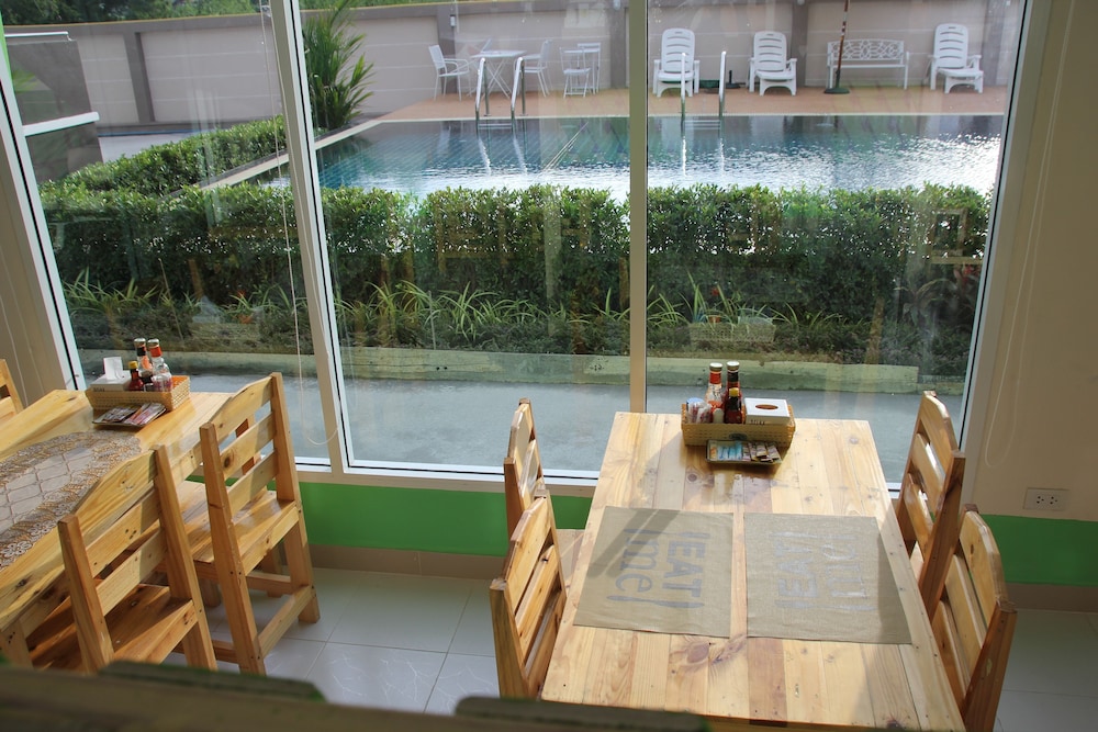 Gold Airport Suites 52/66