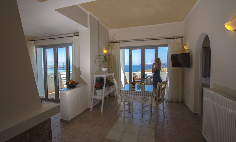 Our Villa Santorini 47/59