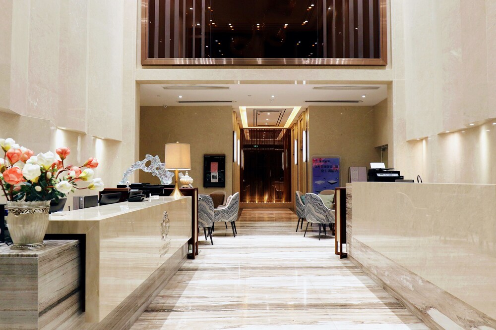 Royal Star Apartment Central City Branch 10/50