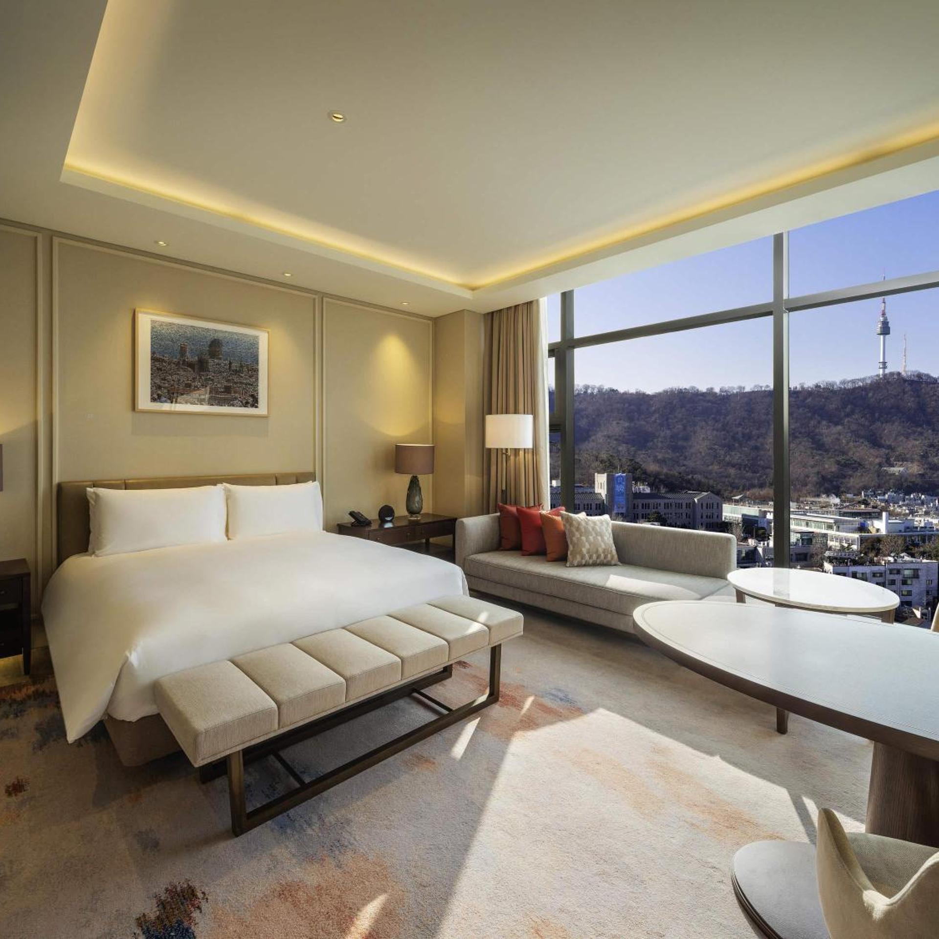 Premier, Executive, King Bed
