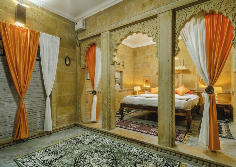 Moustache Jaisalmer 22/50