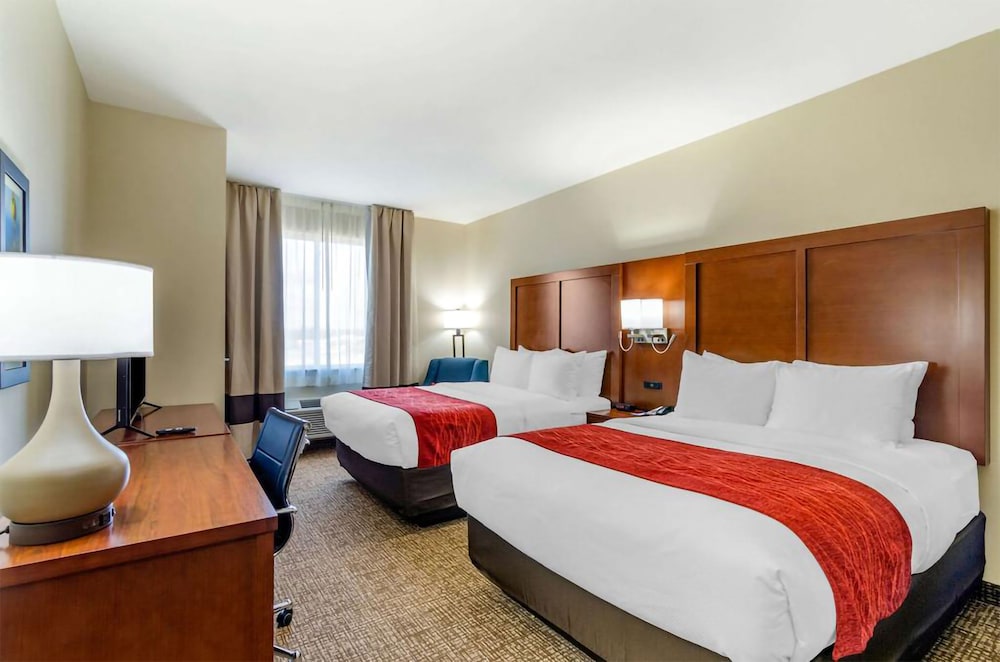 Comfort Inn & Suites Salina North 9/30