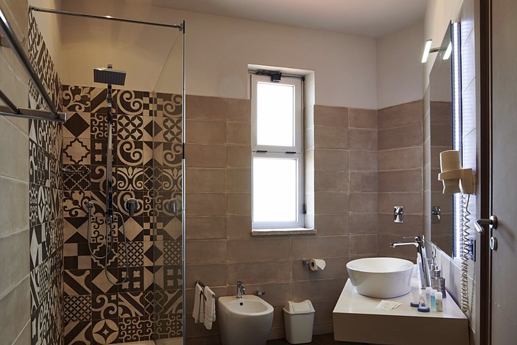 Tirreno Hotel 66/70