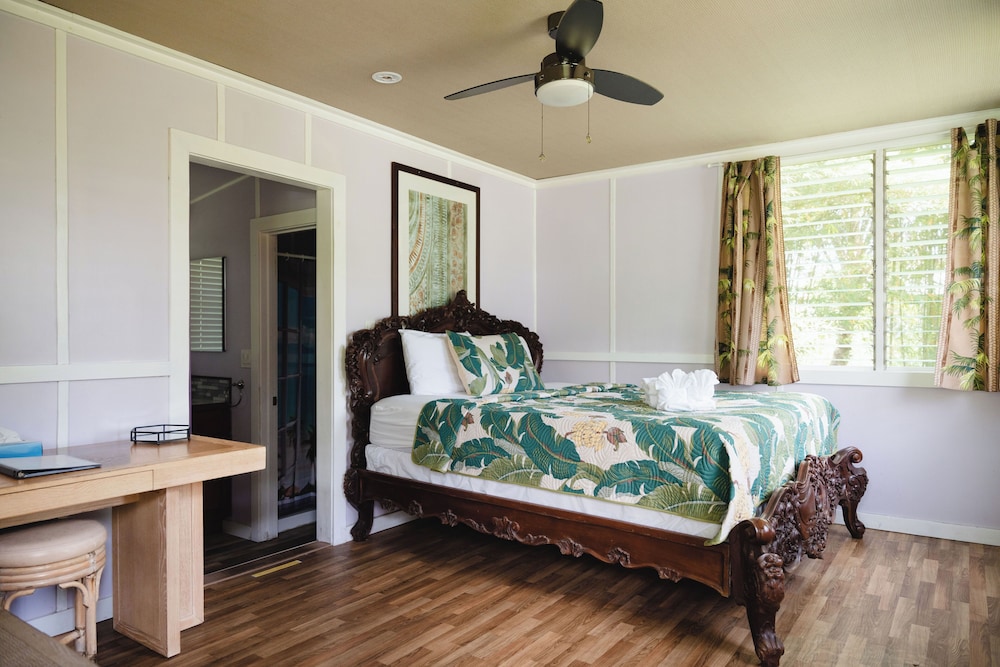 Hawaiian Sanctuary 6/50