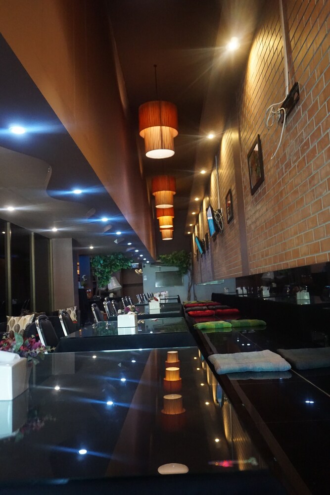 Bangkok Travel Suites 24/56