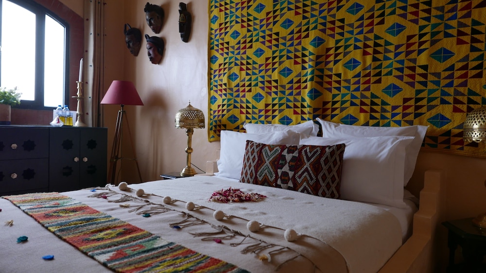 GRAND, DOUBLE BED