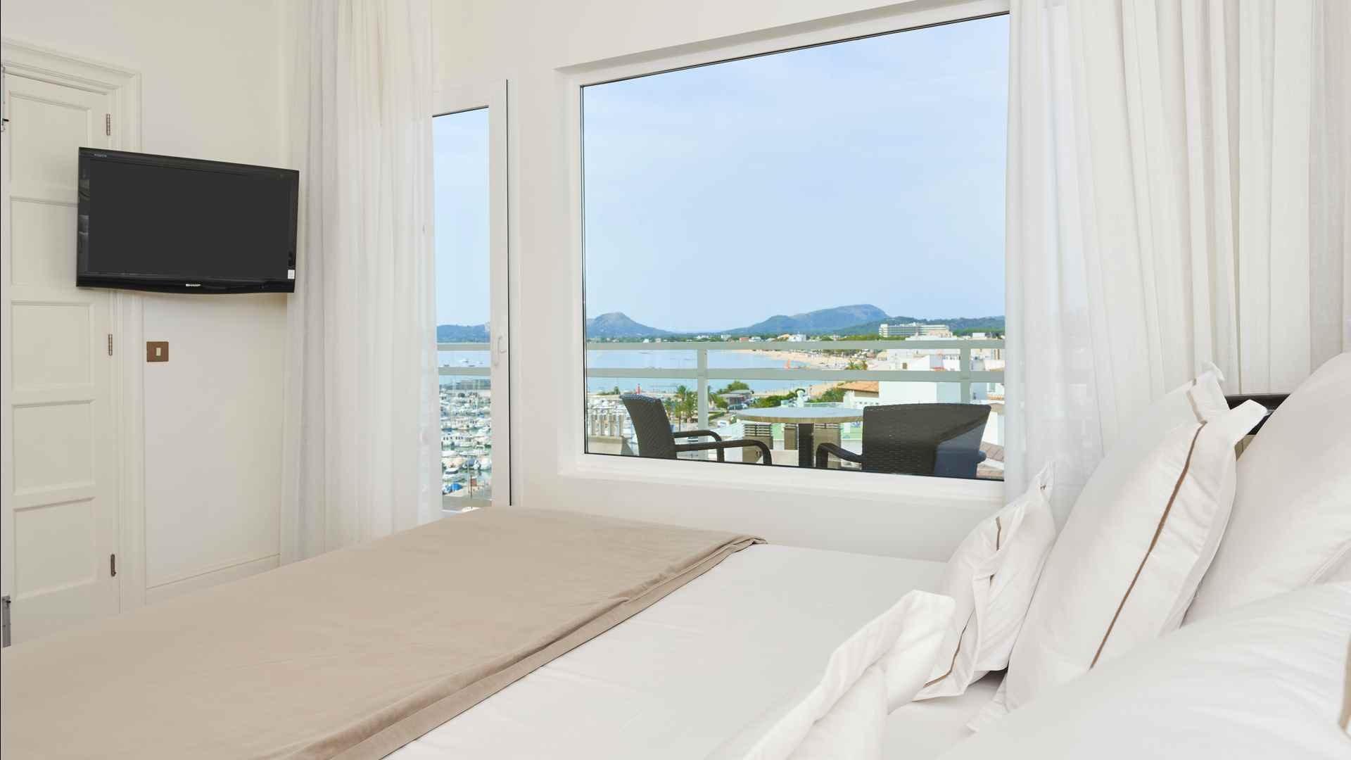 Standard, Lateral Side Sea View, Balcony
