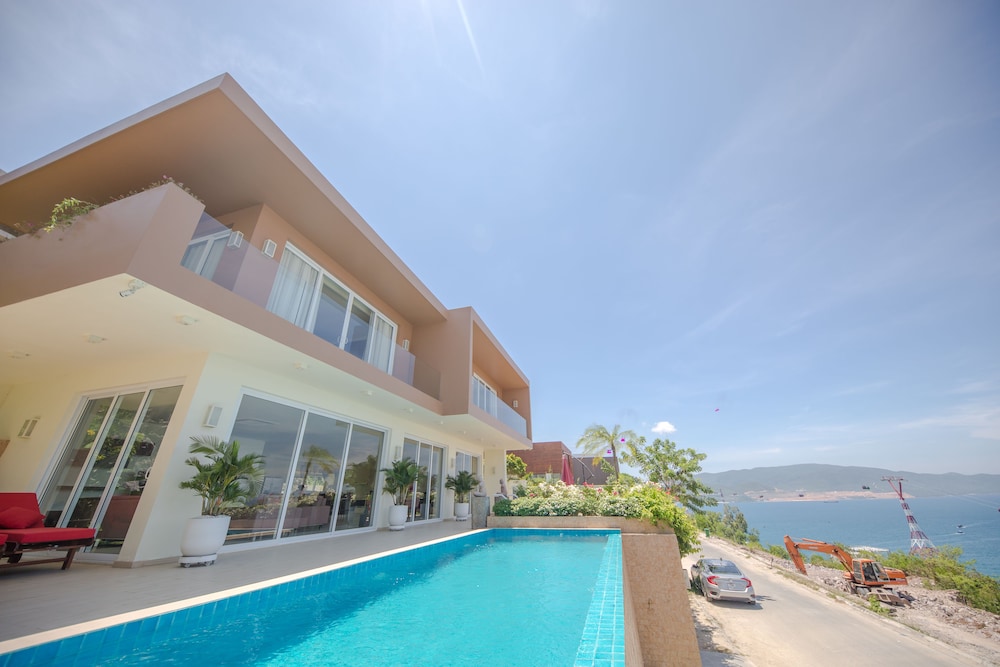 Acqua Villa Nha Trang 2/50