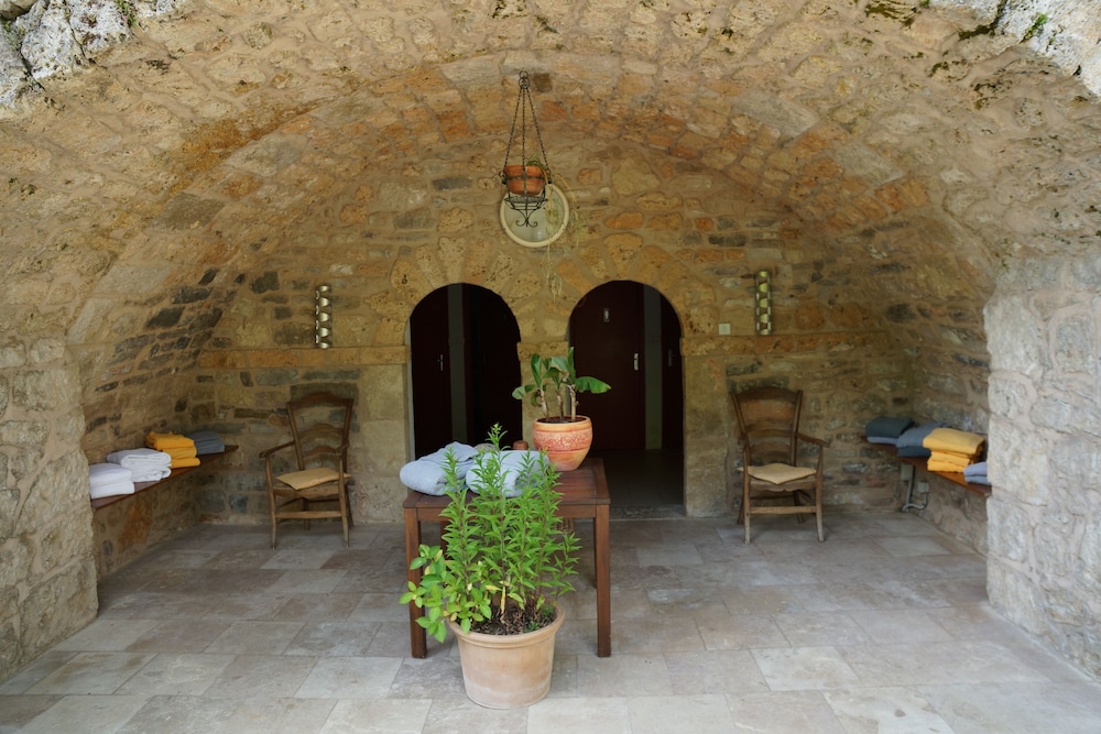 Chateau De La Caze 18/50