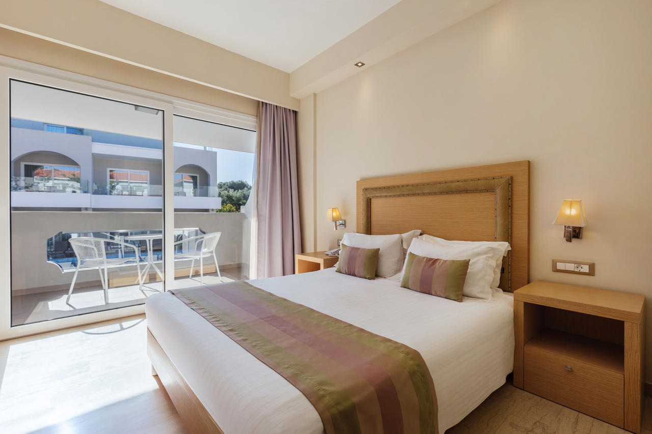 Alexandra Beach Resort & Spa 94/138