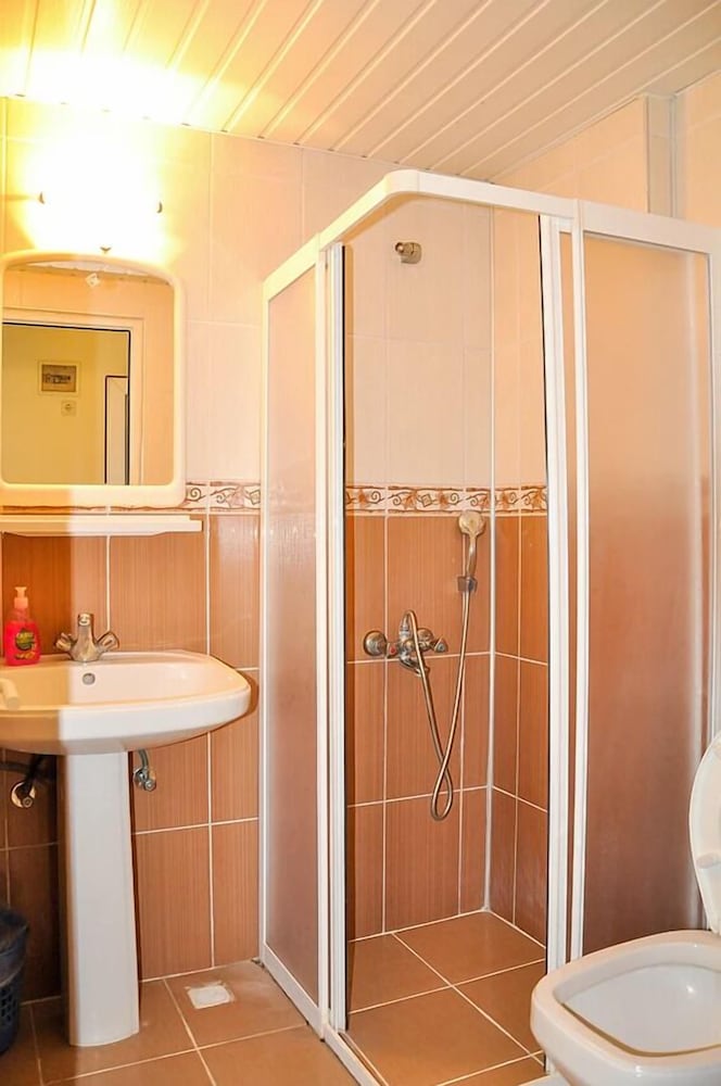 Caner Hotel 38/38