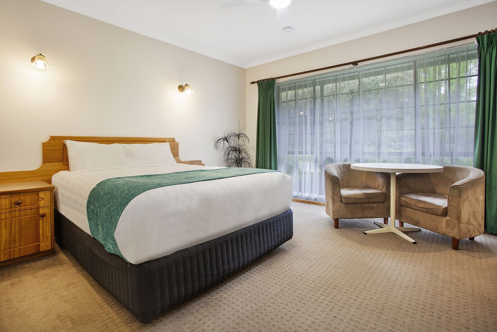 1 Bedroom, Spa, Deluxe, Suite, Queen Bed, Kitchenette