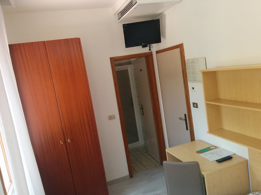Albergo Gardesana 65/71