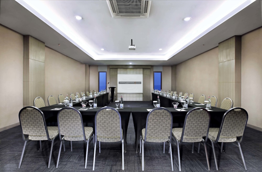 Harper Purwakarta 29/32