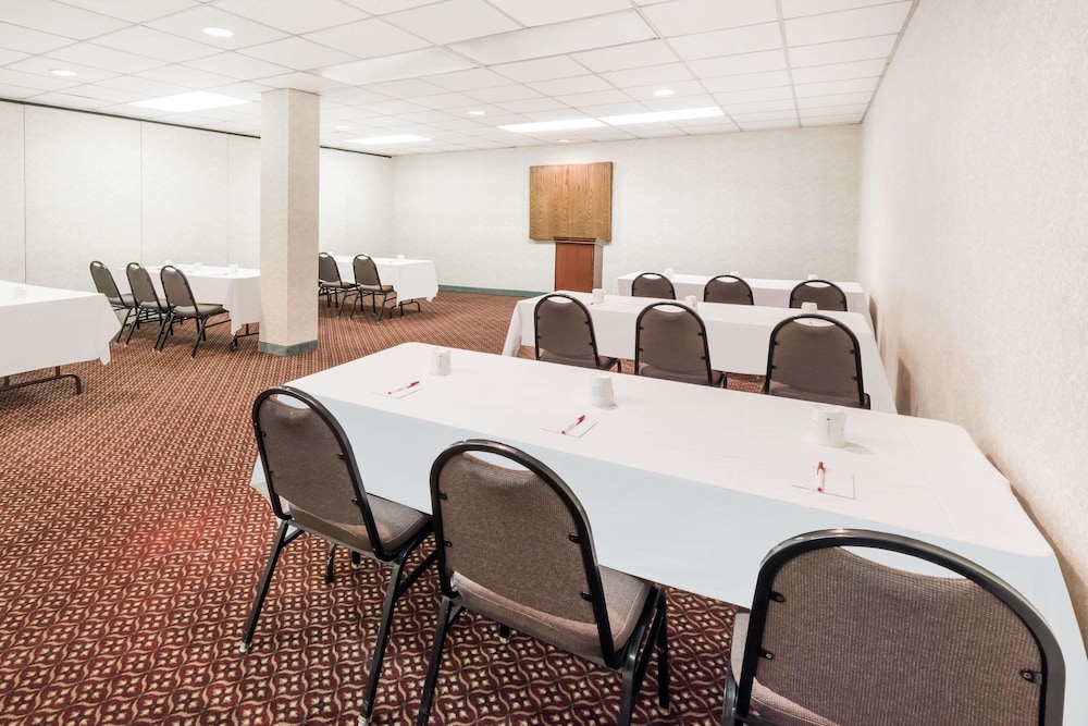 Ramada by Wyndham Pottsville/Frackville 28/31