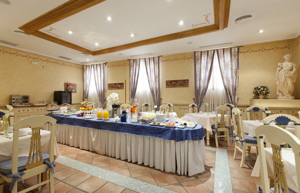 Casona de La Reyna 47/55