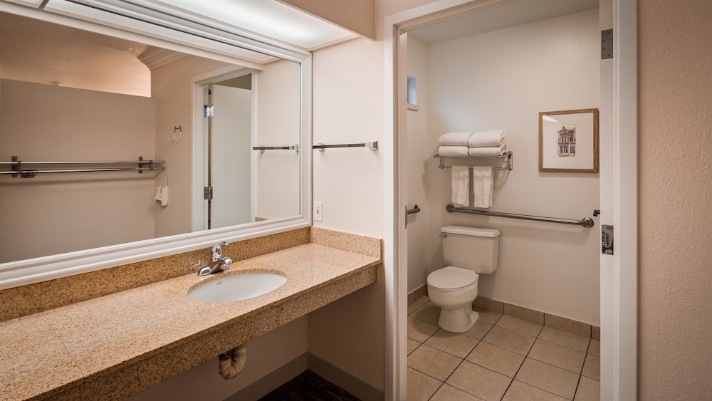 Best Western Garden Inn 13/35