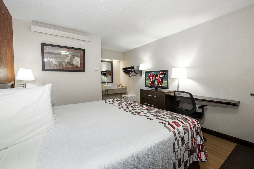 Travelodge by Wyndham Peoria 30/52