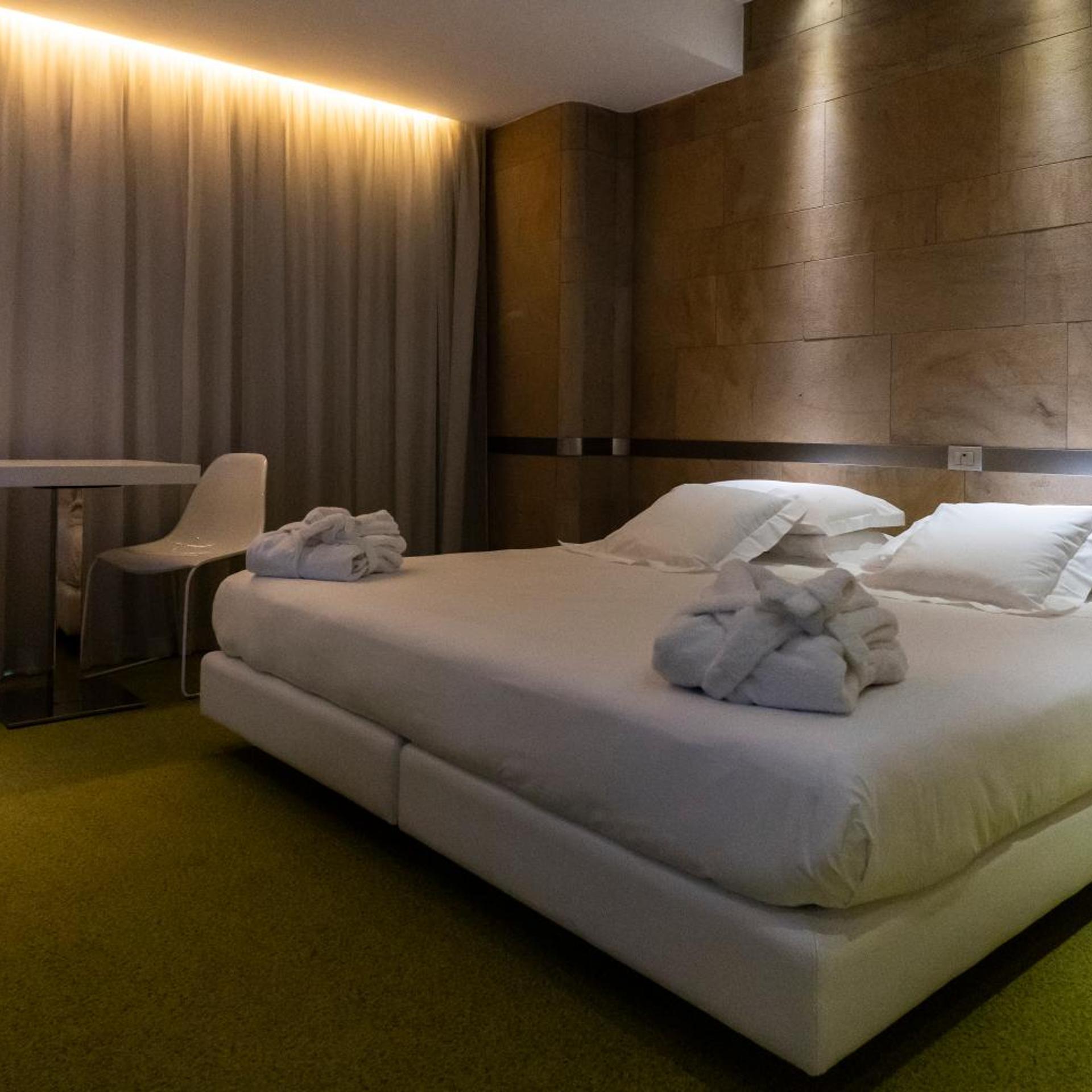 غرفة كلاسيكية ثلاثية، A Point Arezzo Park Hotel 2/9