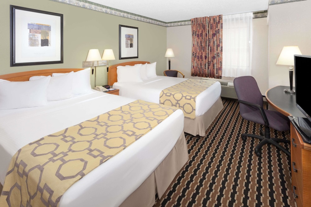 Baymont by Wyndham Fort Wayne 7/21