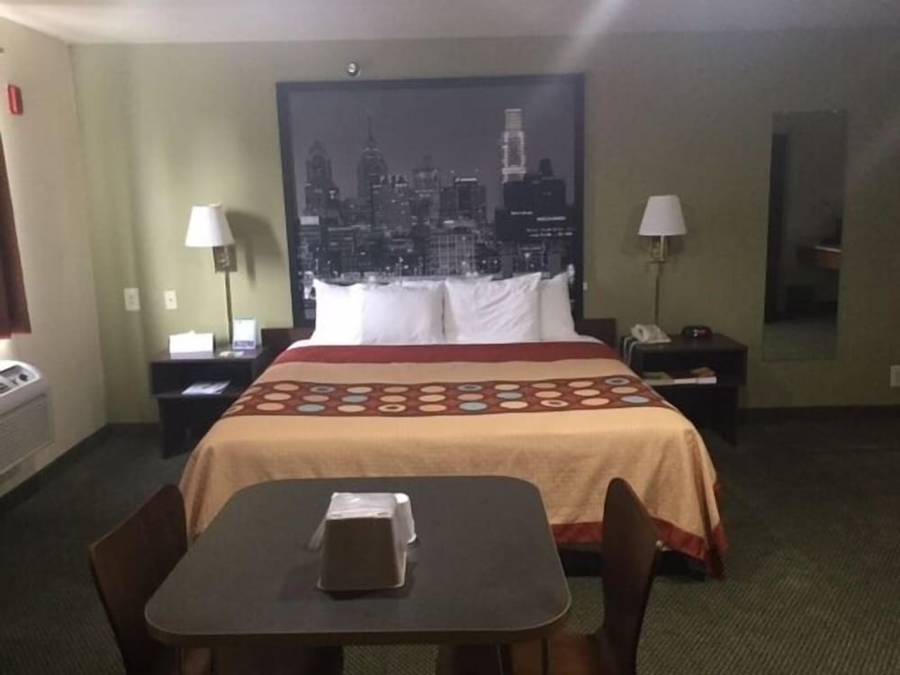 Super 8 by Wyndham West Middlesex/Sharon Area 38/42