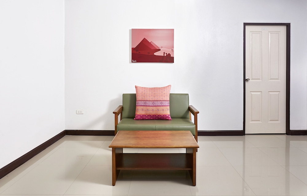 Chez Bure - Bure Homestay 12/76