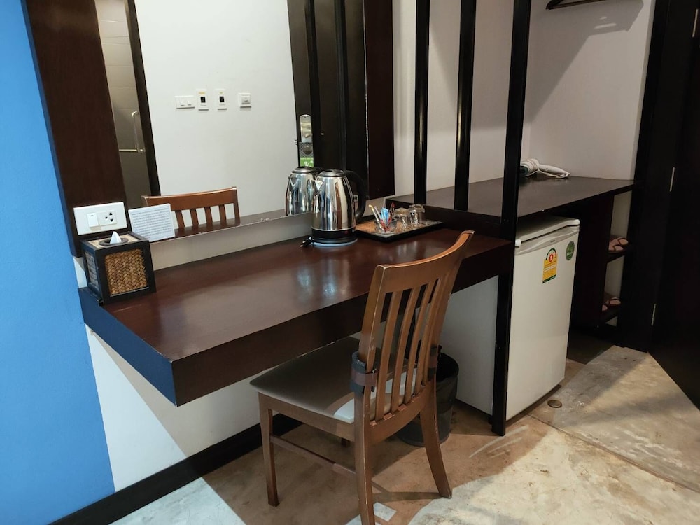 Aziss Boutique Hotel 42/54