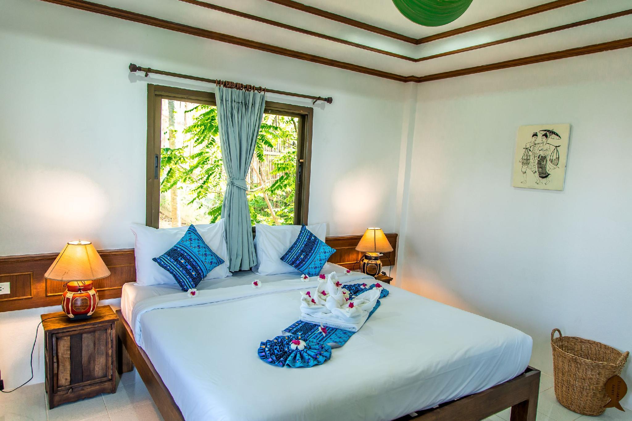 Room, Pool Side