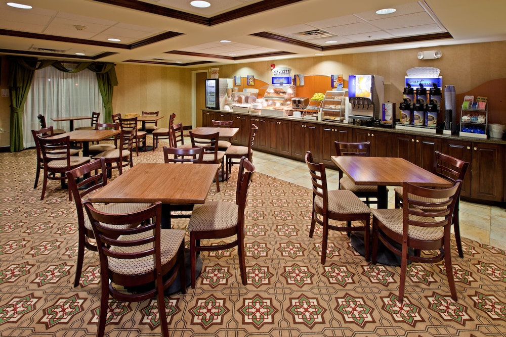 Holiday Inn Express Lebanon 32/36