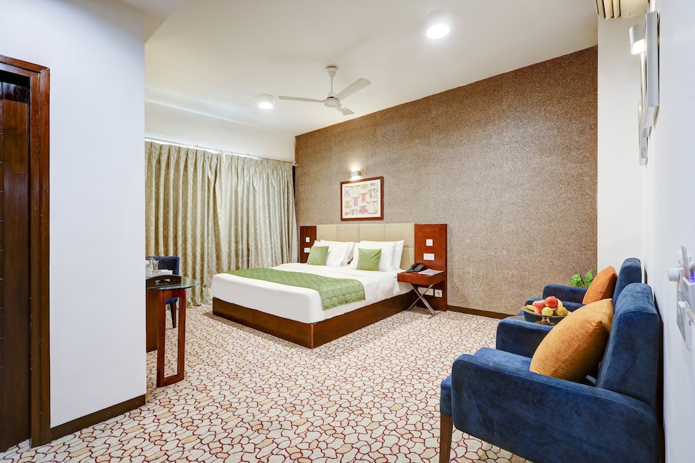 Stately Suites, Golf Course Road 34/58