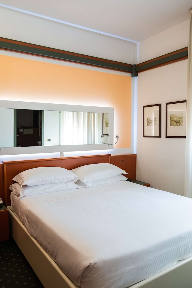 Jet Hotel Sure Hotel Collection By Best Western 12/75