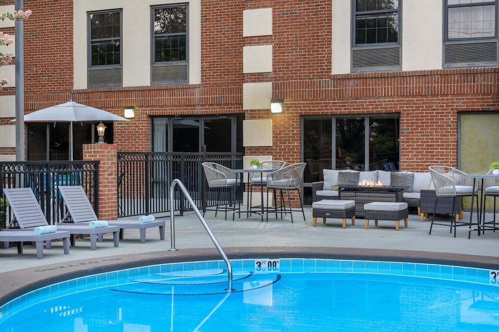 Four Points by Sheraton Greensboro Airport 33/63