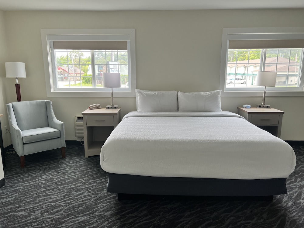 ROOM, KING BED, NO VIEW