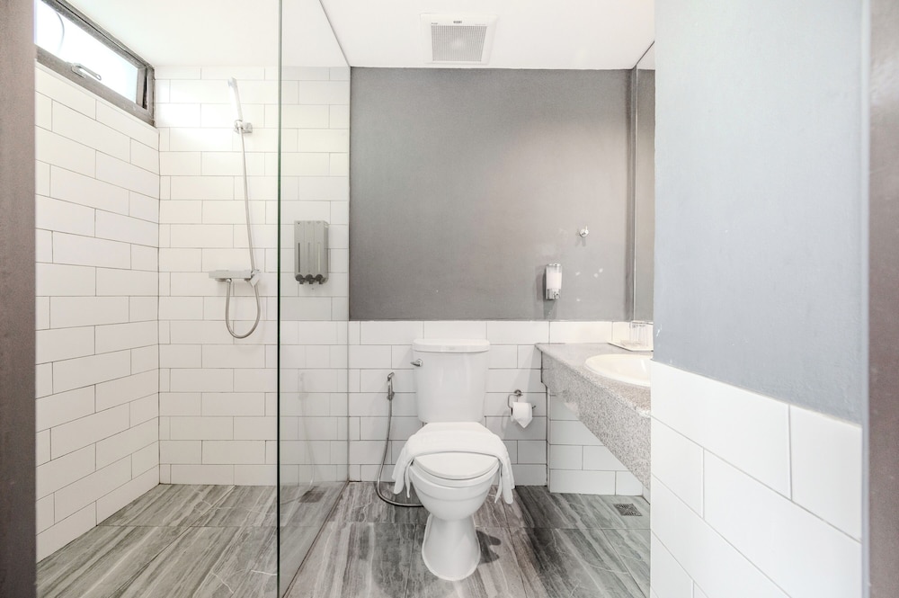 Ruamchitt Plaza Hotel 55/59
