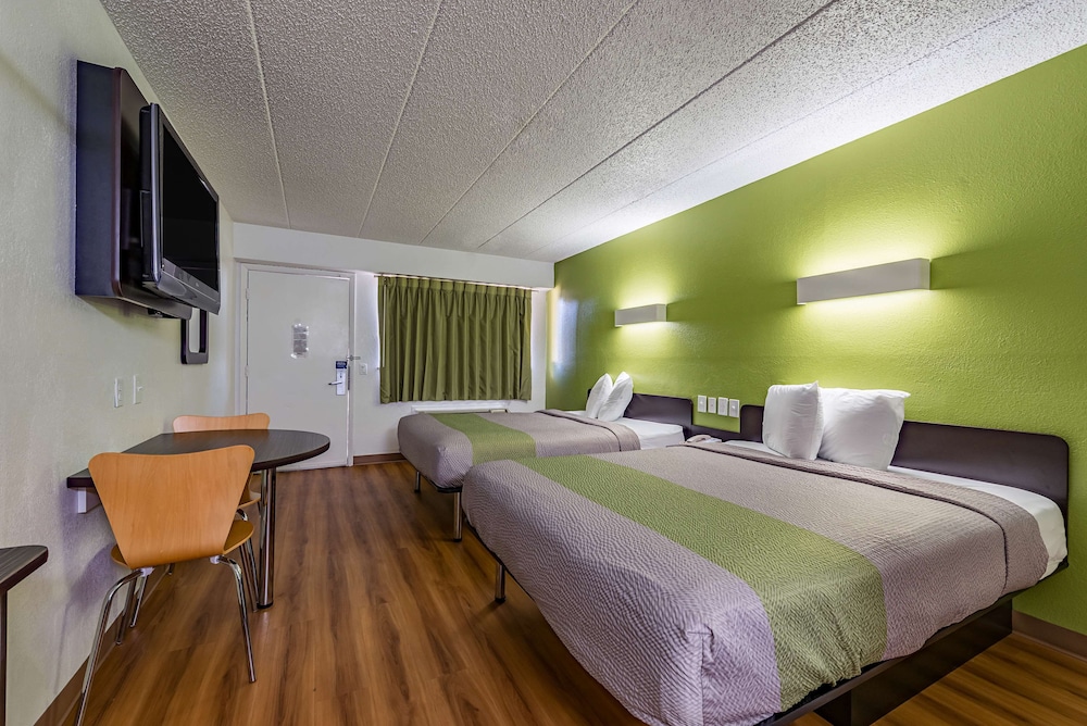 Days Inn by Wyndham Cincinnati I-71 13/28