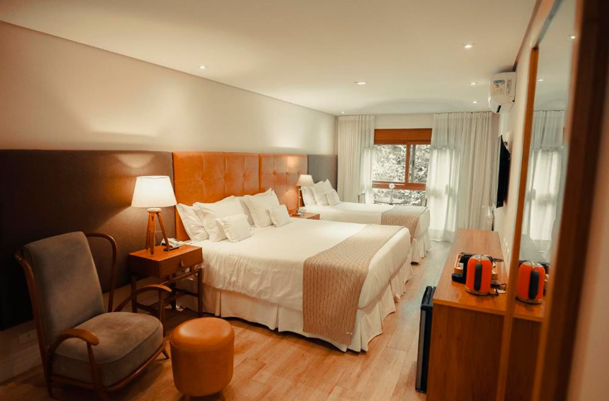 PREMIUM, APARTMENT, MULTIPLE BEDS, BATHTUB