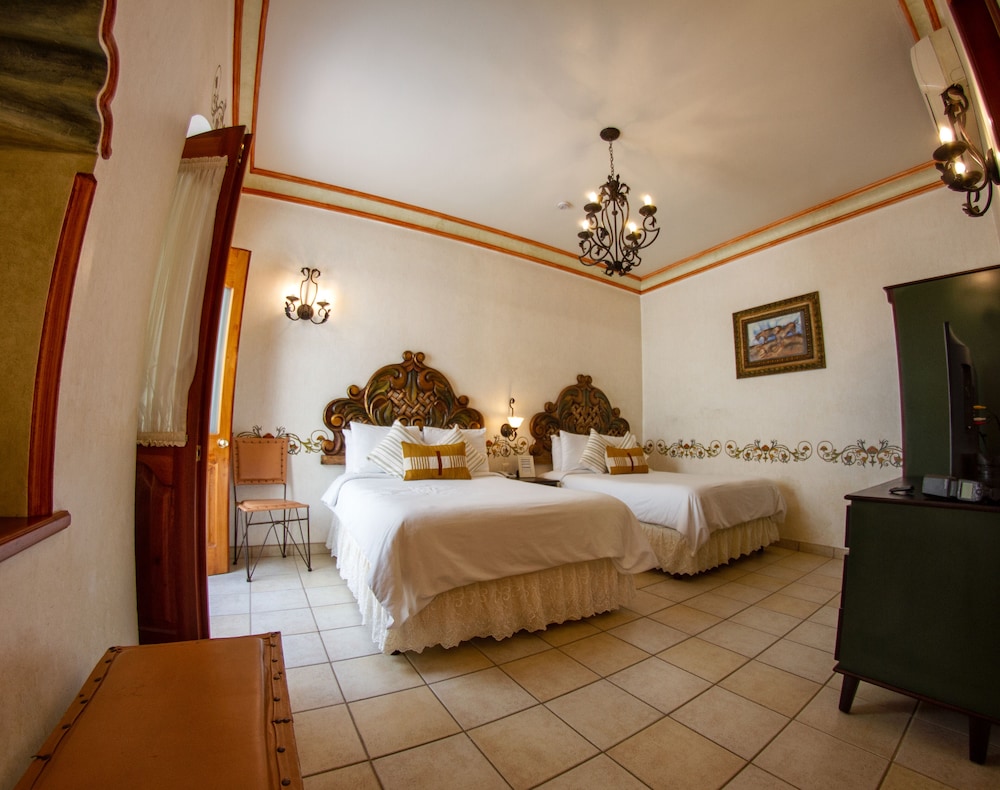 Los Pilares Hotel 27/63