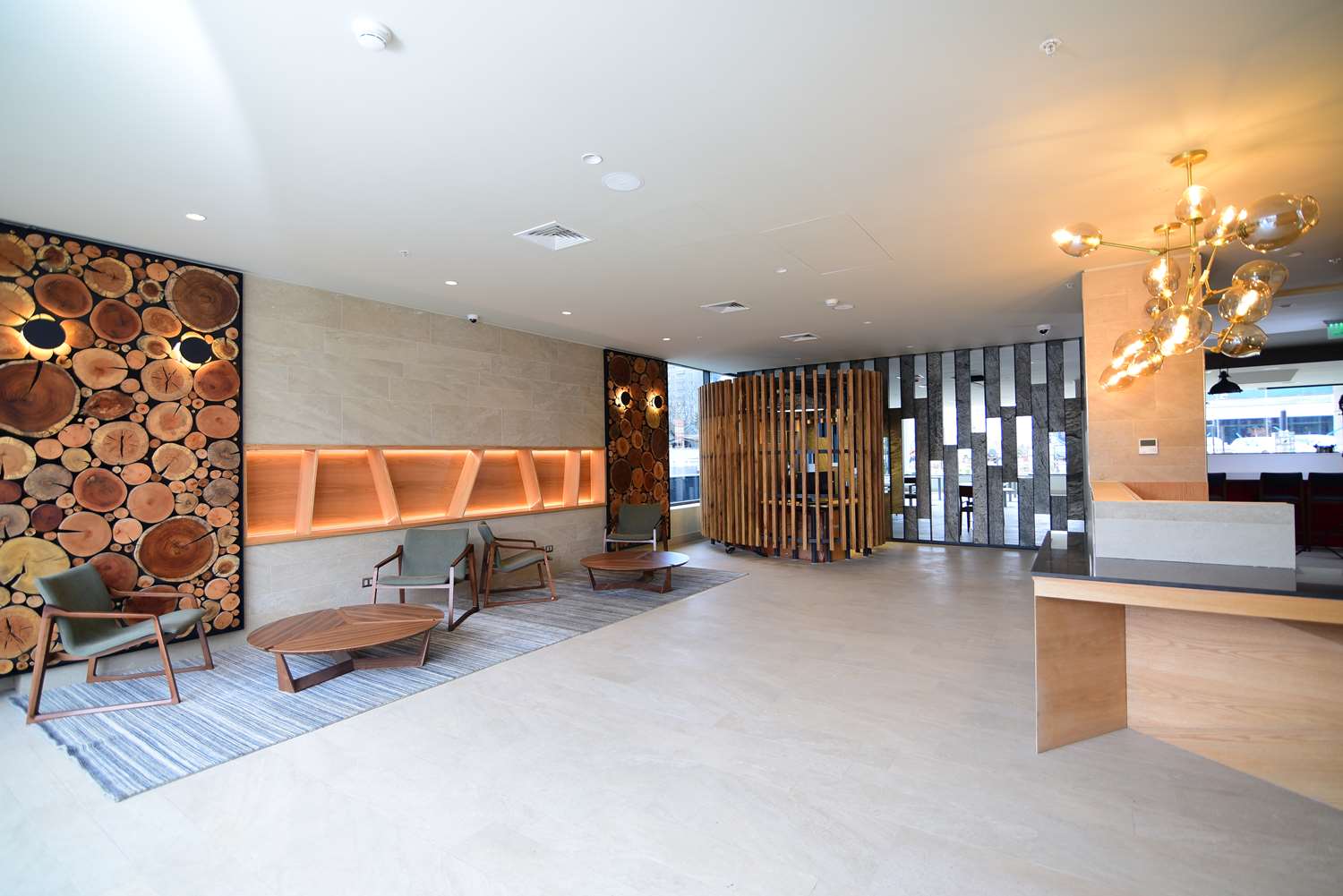 Best Western Ferrat 4/49