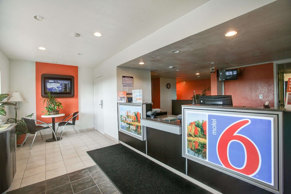 Motel6 Elkton, MD 12/55