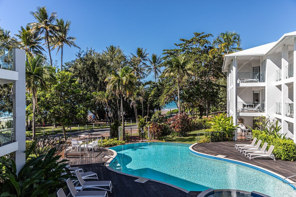 Beaches Port Douglas 64/69