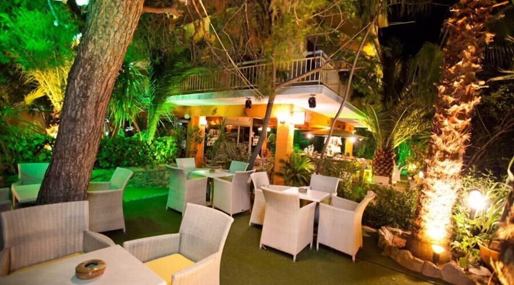 Possidon Hotel 44/50