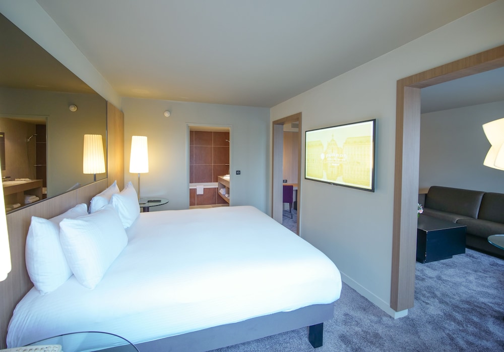 Pullman Bordeaux Lac 25/69