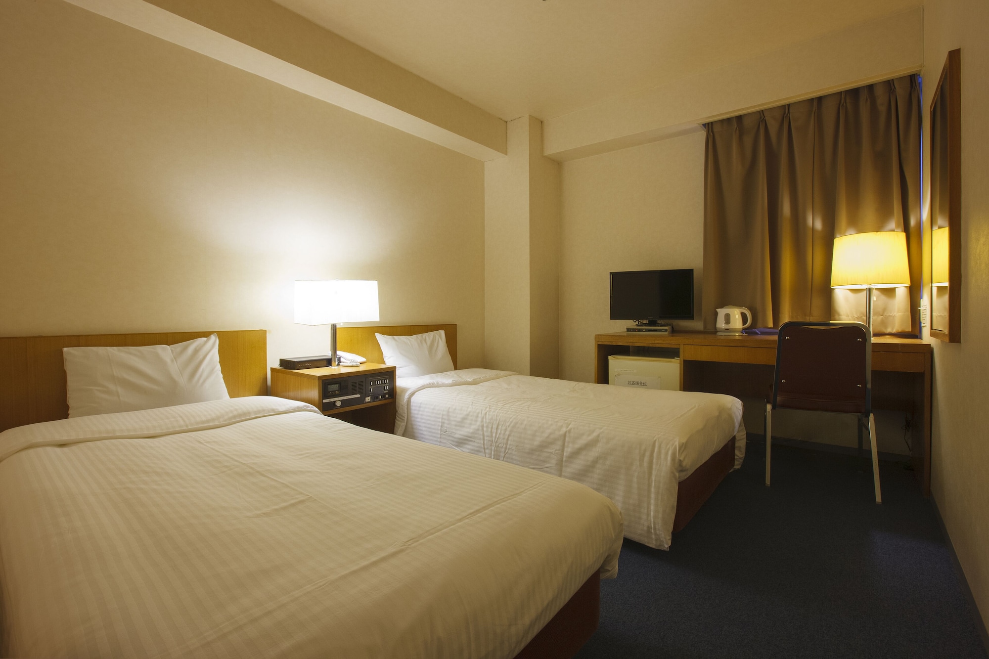 ROOM, TWIN BEDS, SMOKING