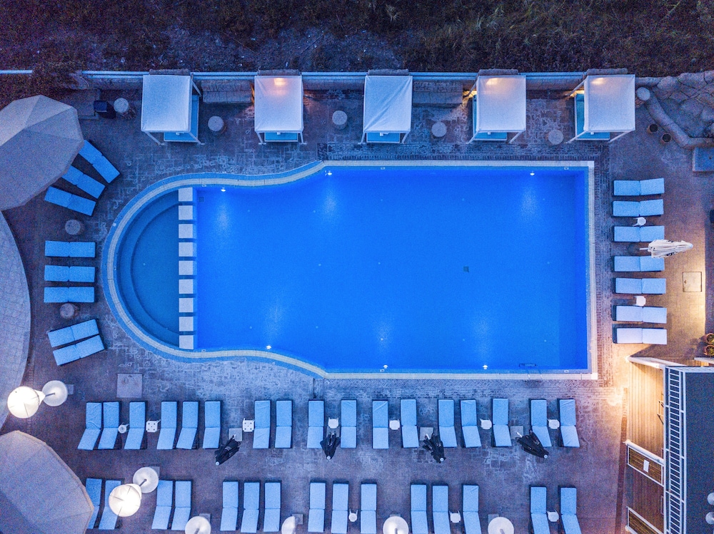 Island Beach Resort And Annex Adults Only 78/81
