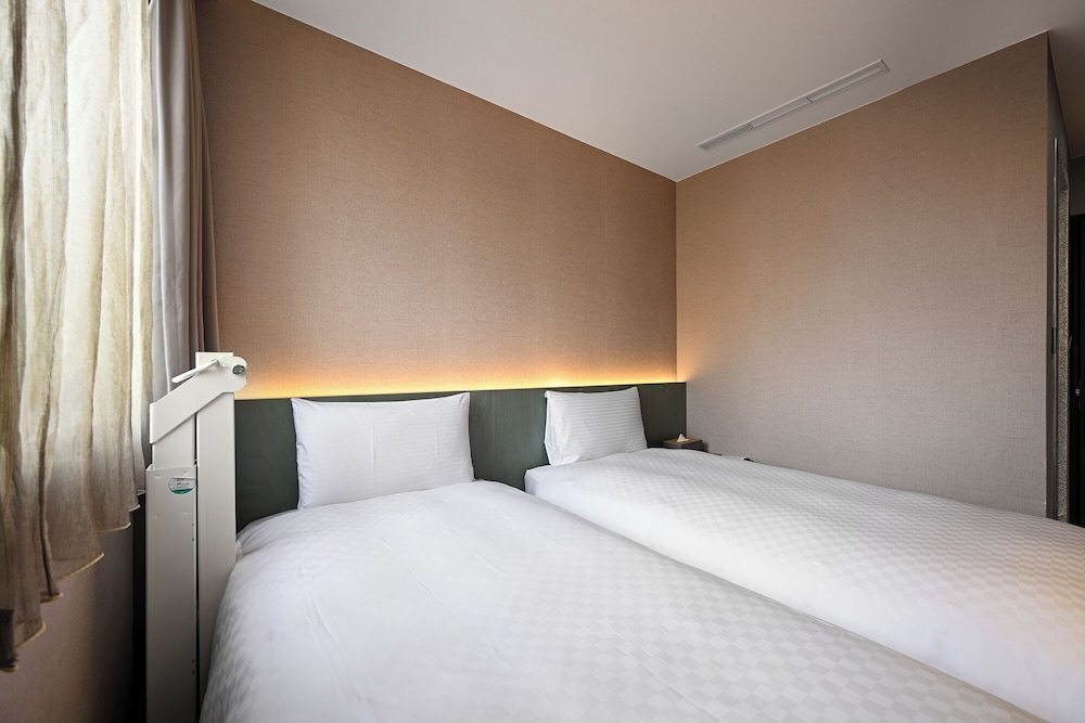 DELUXE, TWIN BEDS