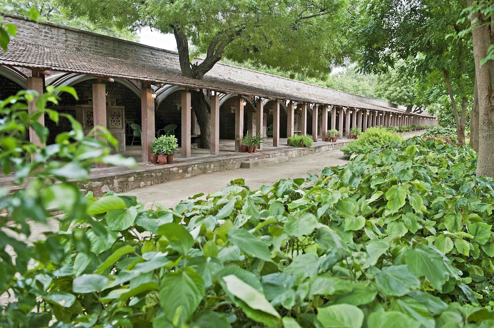 WelcomHeritage Bal Samand Lake Palace 37/47