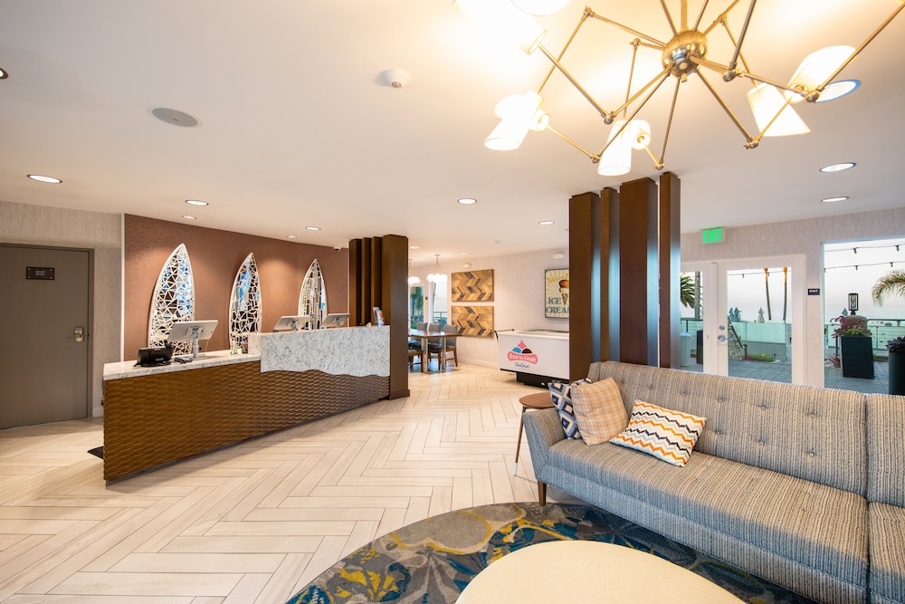 SeaCrest Oceanfront Hotel 11/70